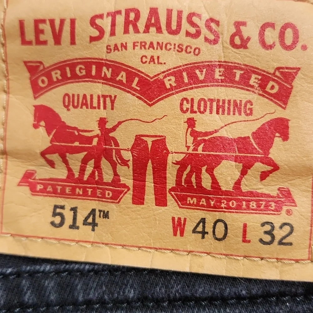 LIKE NEW Levi's 514 40 X 32